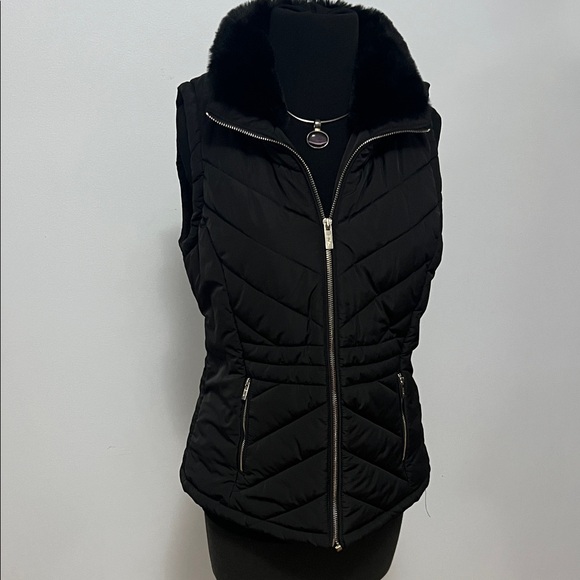 Elie Tahari Black Quilted Vest with Faux Fur Trim - Picture 1 of 7